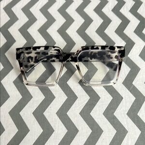 Stylish Leopard Print Square Glasses